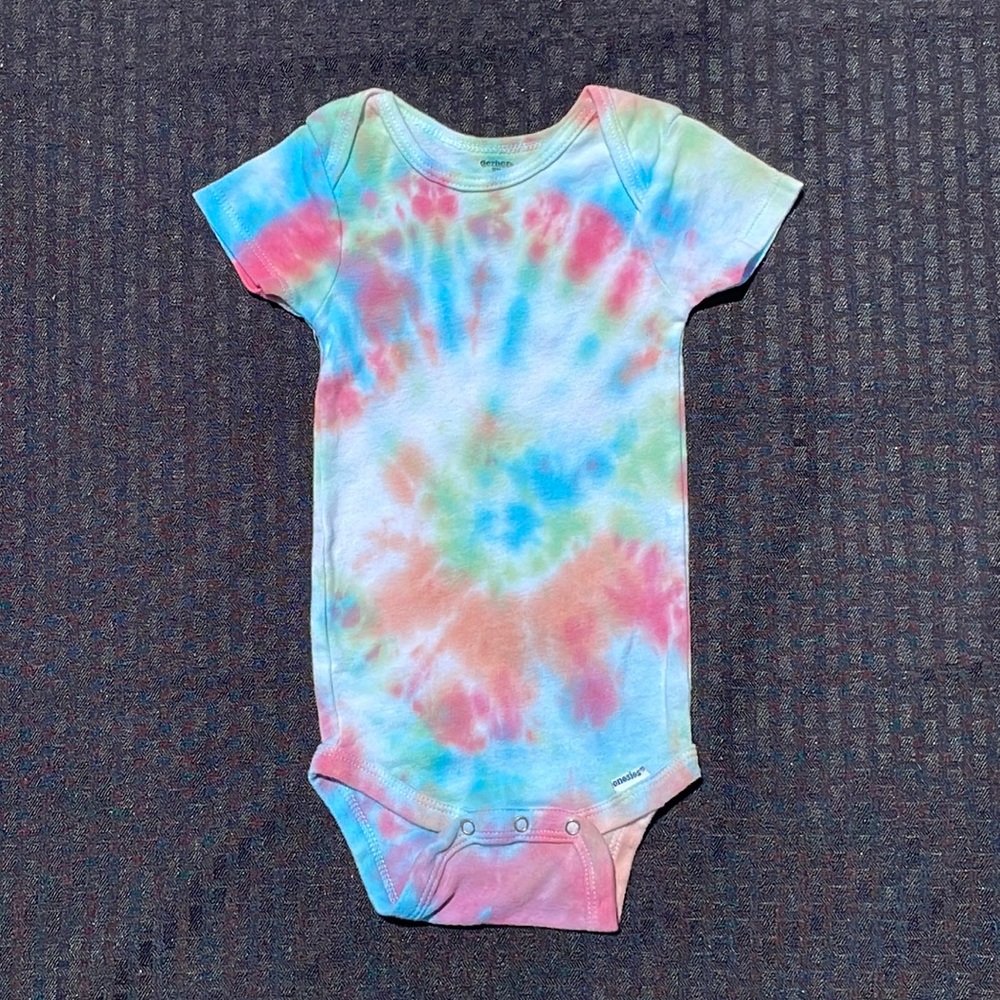 Homemade Tie Dye Onesie-W6510